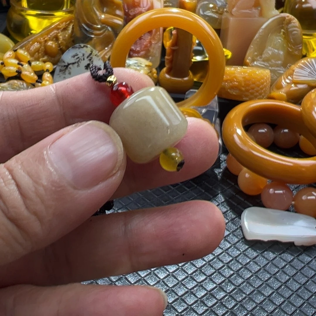 石英质玉未镶嵌颈饰