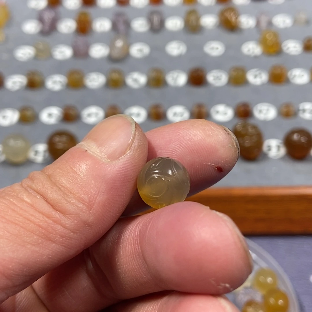 金***起玛瑙/玉髓合金颈饰珠