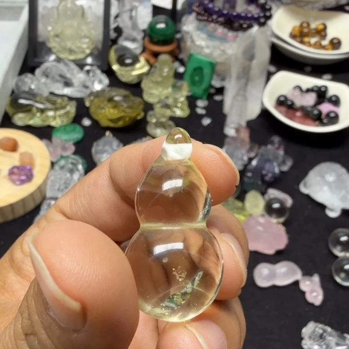 未镶嵌颈饰水晶水晶
