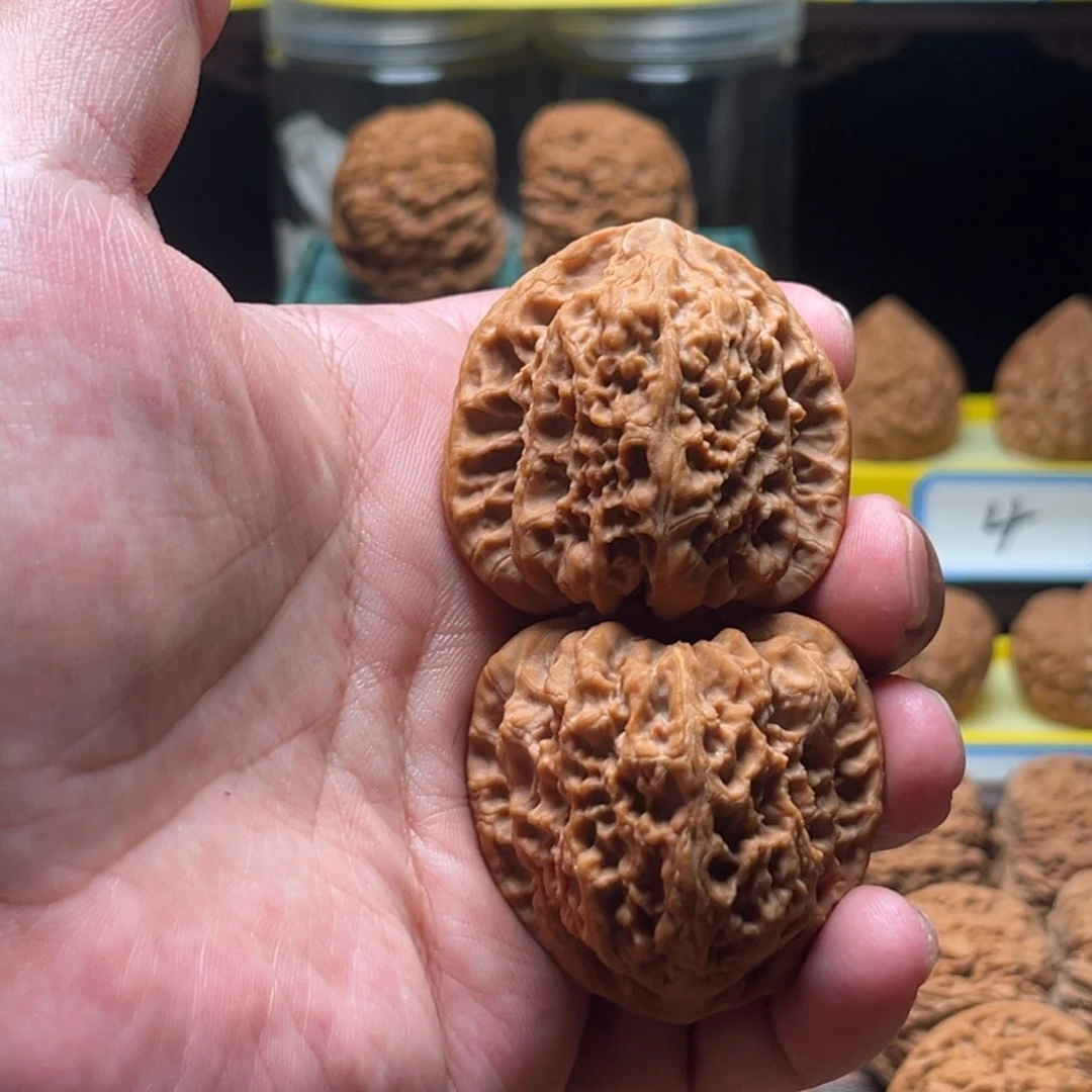 把件文玩核桃三角疆（黄）