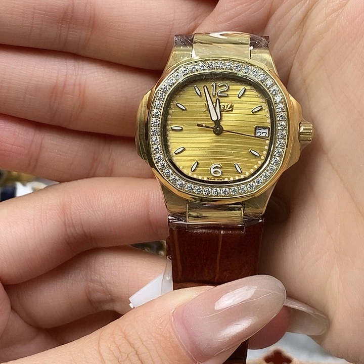 小牛皮锻造碳石英机芯女款鹦鹉螺黄金腕表34mm