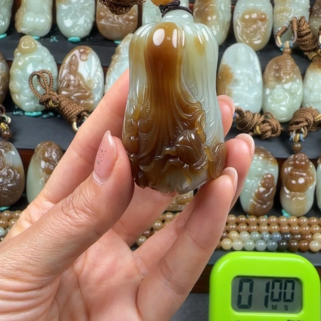樊***华未镶嵌和田玉挂件