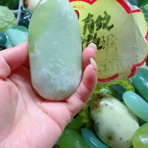 蛇纹石玉未镶嵌手把件