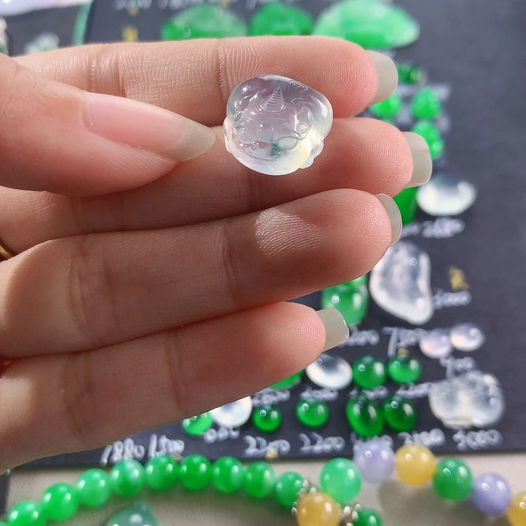 【闪购商品】翡翠颈饰未镶嵌飘花金蟾吸金兽