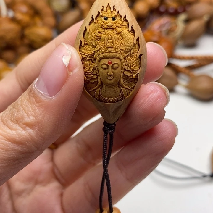 橄榄核吊坠龙守护神