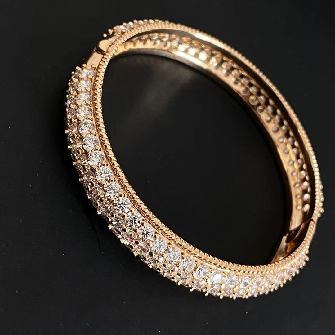 【南非定制】经典高级轻奢大气百搭手镯Aj213003