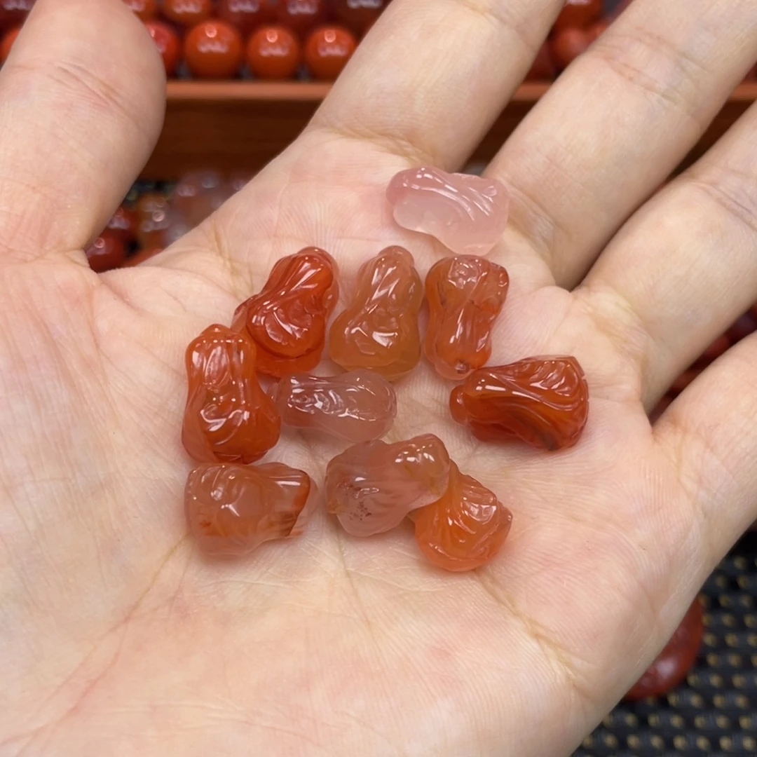 南红玛瑙未镶嵌颈饰白菜