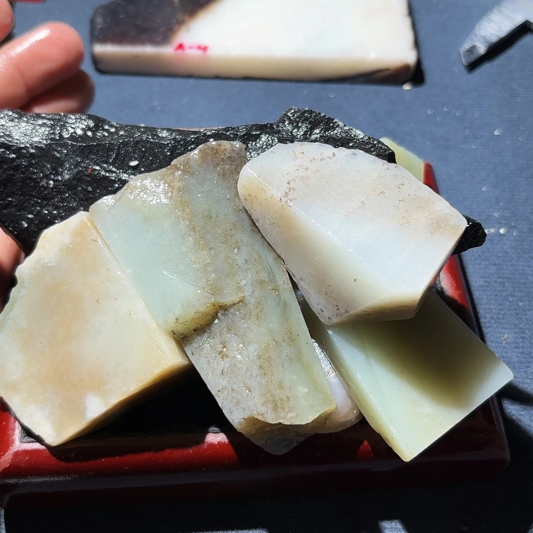 和田玉未镶嵌珠宝奇石