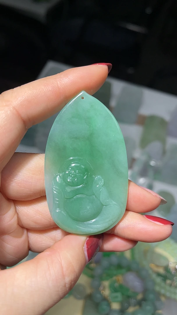 天然翡翠满绿吊坠