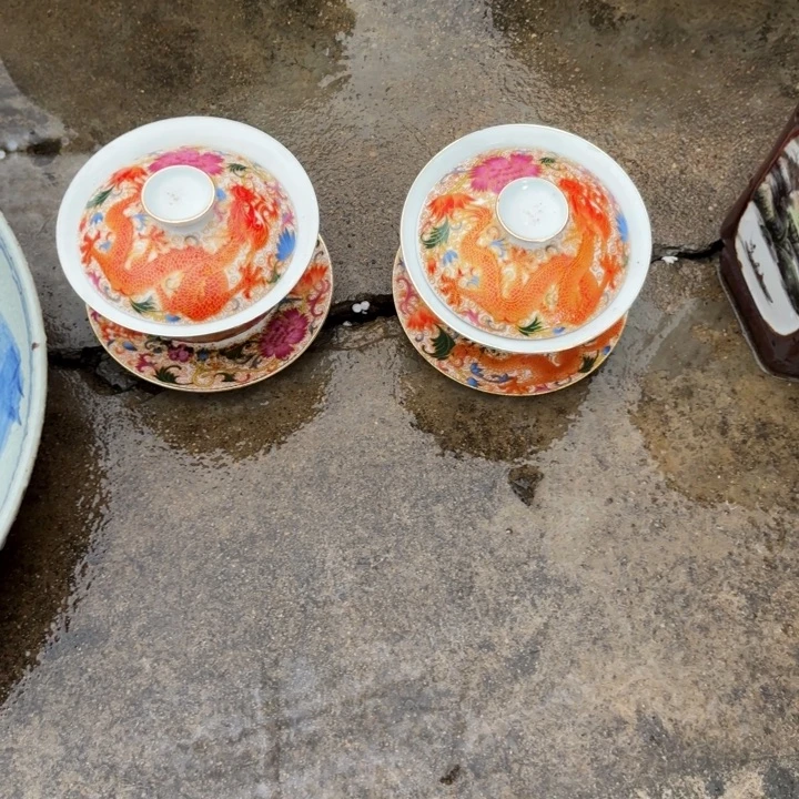 于***)瓷片，，，，，，，，，，，，，，