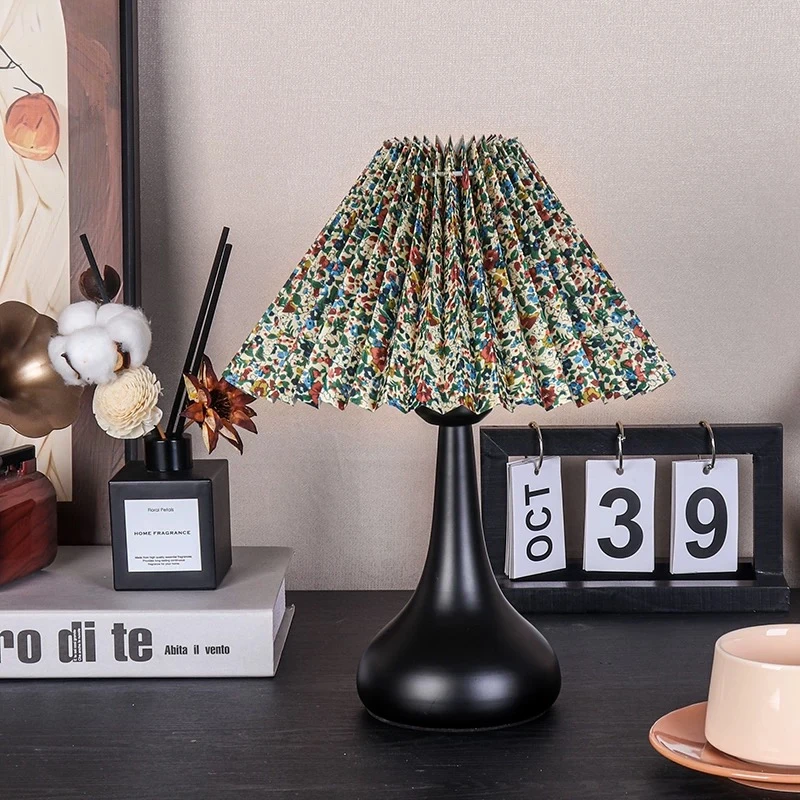 复古台灯卧室百褶夜灯中古简约现代感美式装饰氛围感床头灯书房