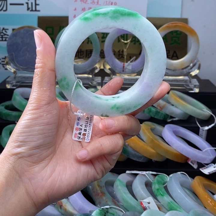 未镶嵌手镯定制翡翠
