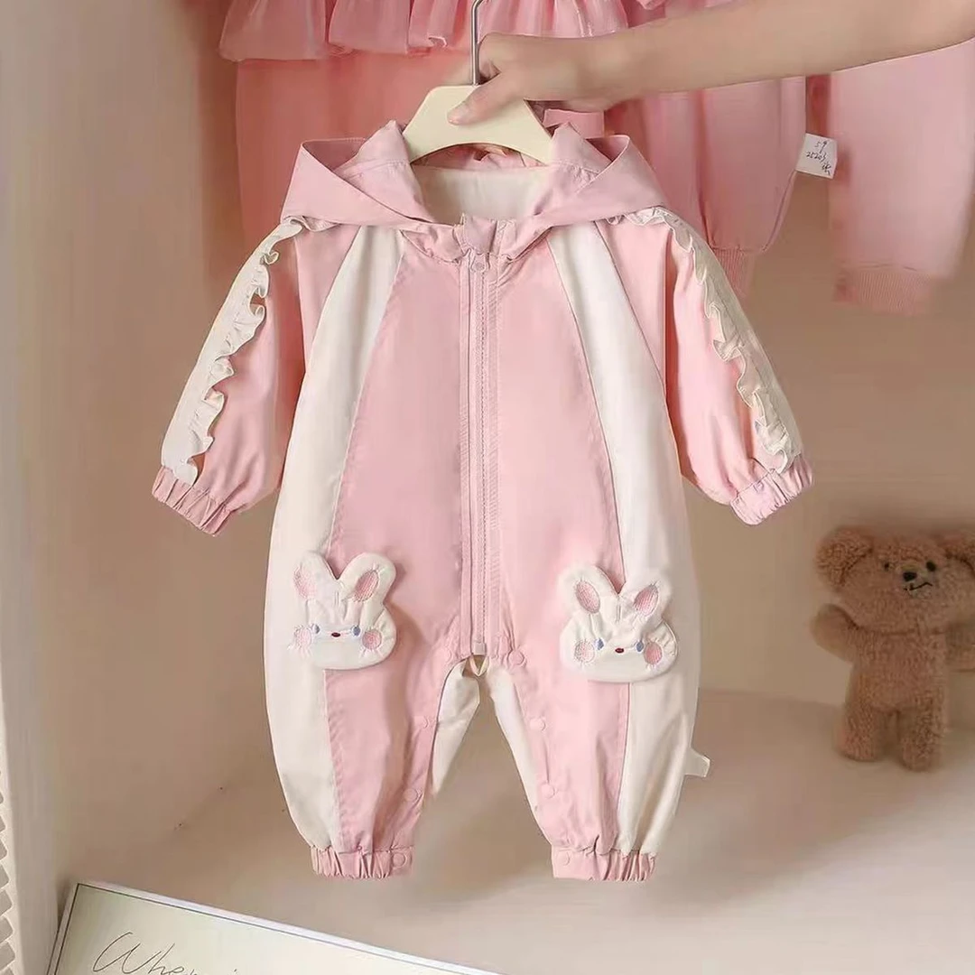 婴儿秋季衣服女宝宝连体衣满月哈衣服外出服防风衣保暖厚实