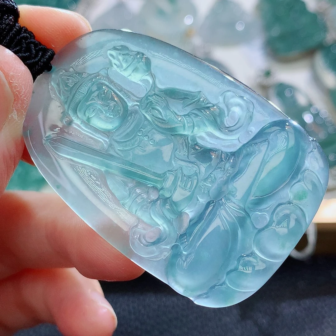 翡翠挂件未镶嵌翡翠