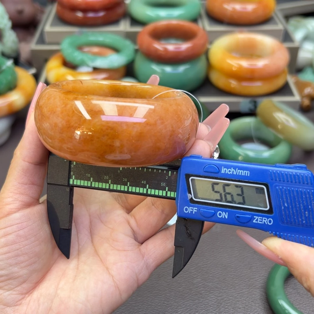 未镶嵌手镯石英岩玉