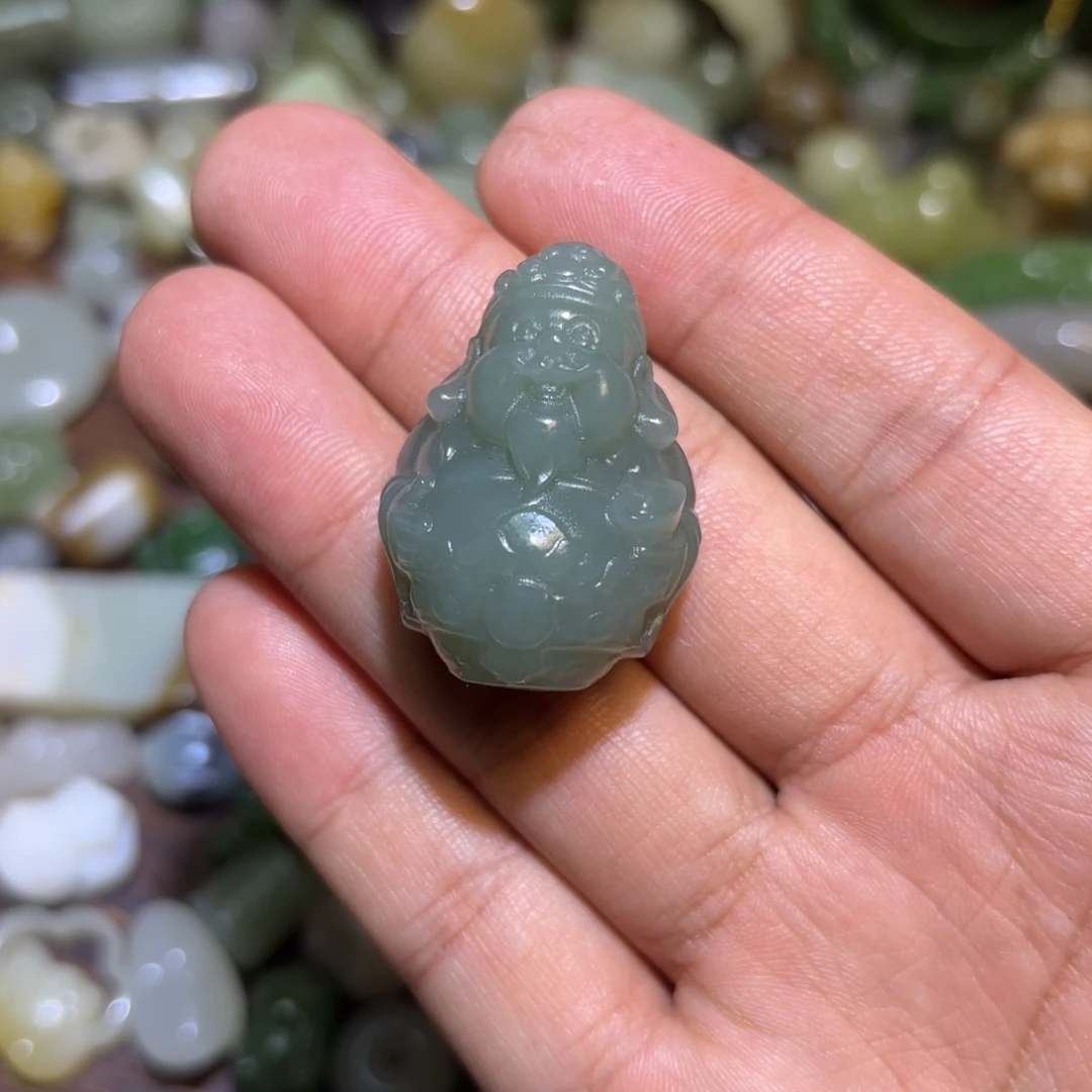 和田玉未镶嵌车挂