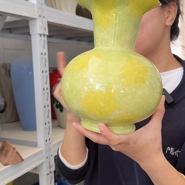 景德镇陶瓷花瓶工厂