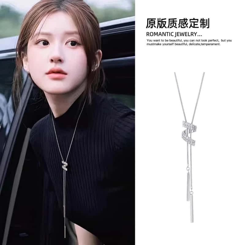 铜合金项链 赵露思同款螺旋毛衣项链大气高档高级感轻奢秋冬配饰