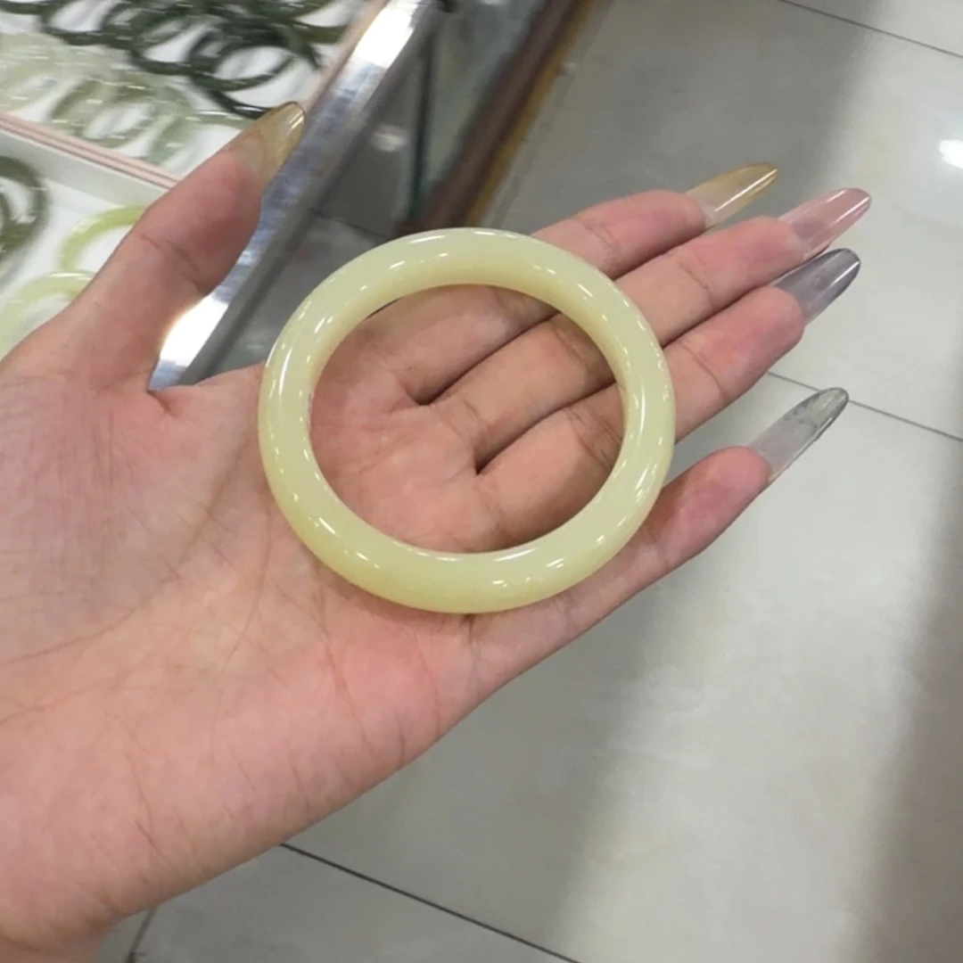 和田玉（糖玉）未镶嵌手镯