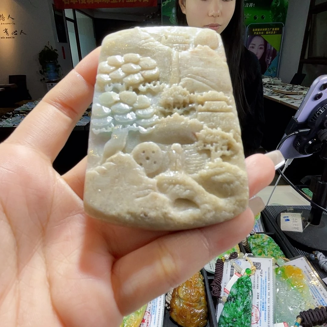 颈饰未镶嵌翡翠一