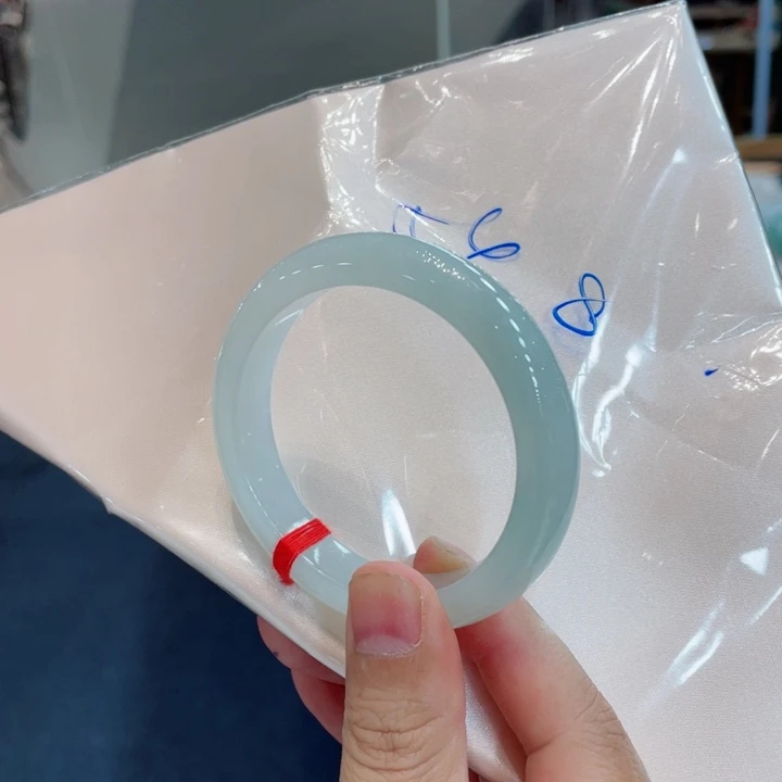 翡翠手镯未镶嵌买断