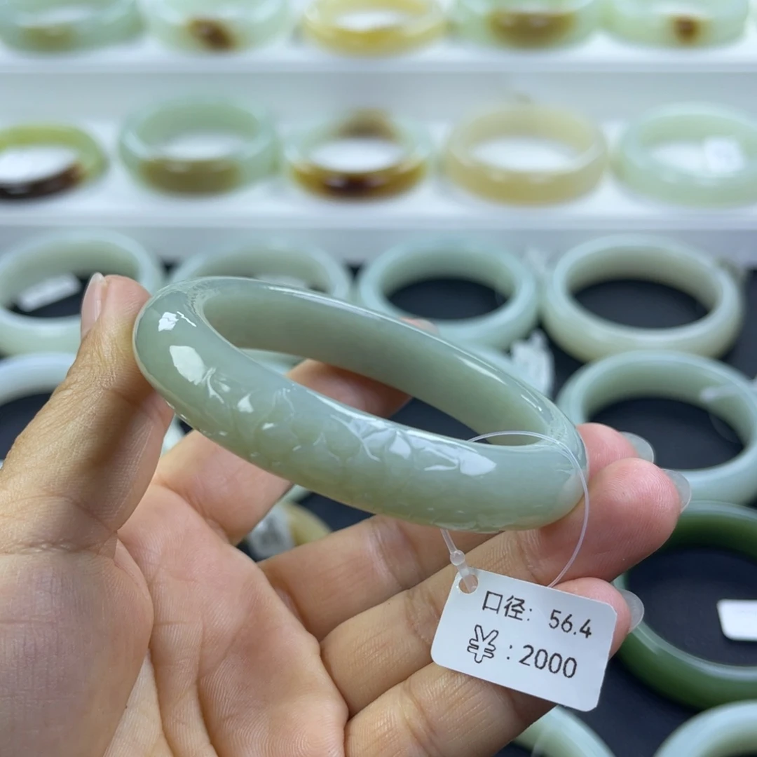 和田玉未镶嵌手镯