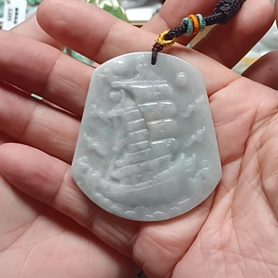 翡翠未镶嵌颈饰翡翠颈饰末镶嵌