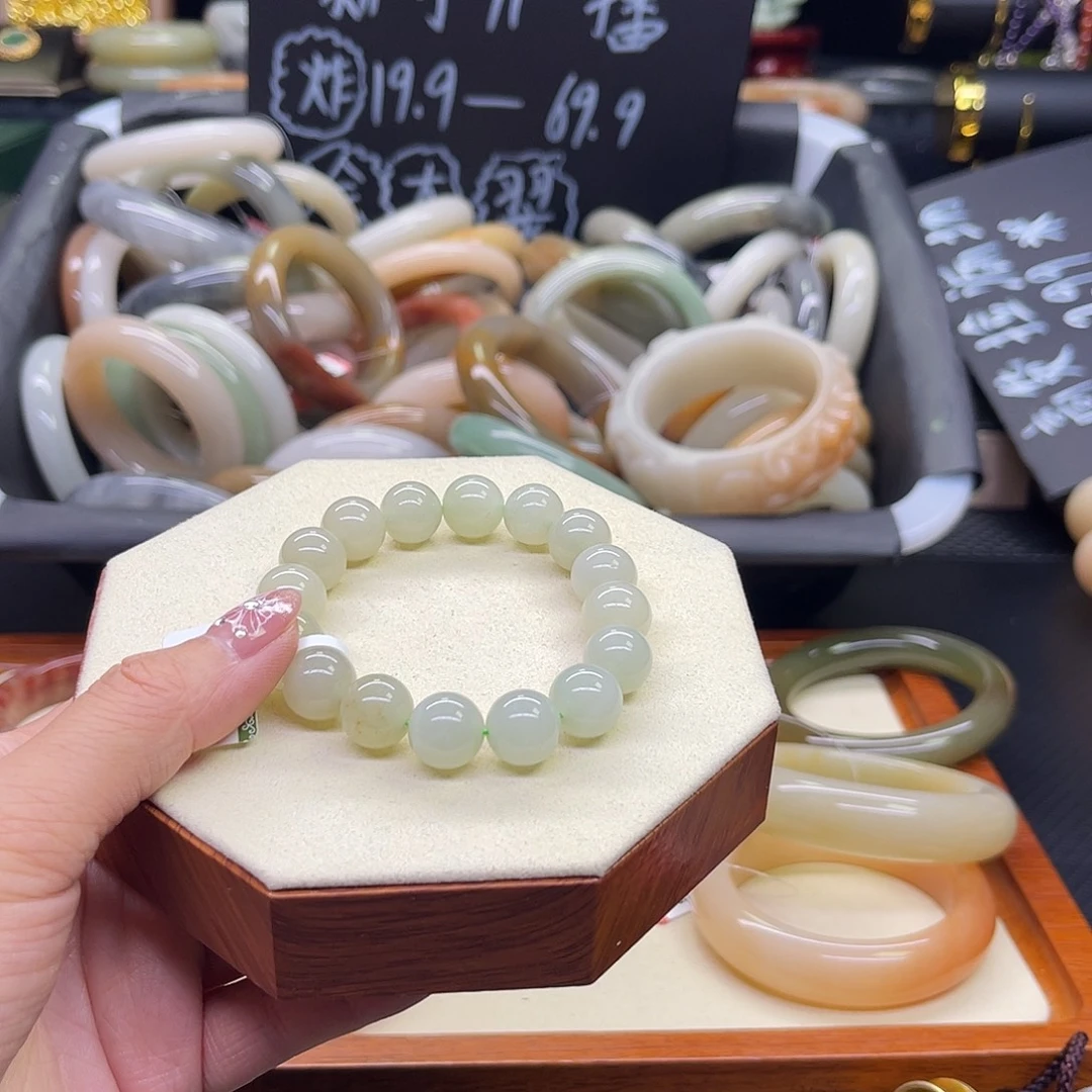 石英质玉未镶嵌手镯