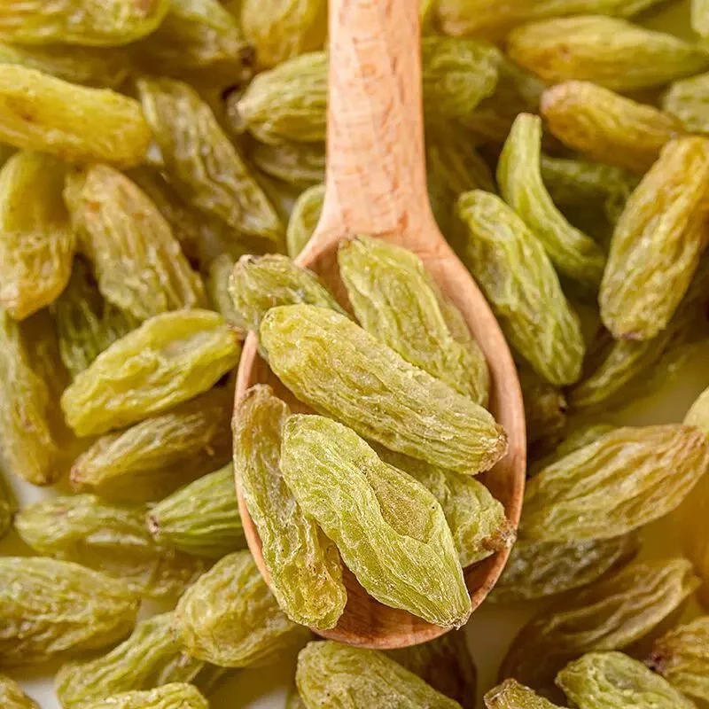 新疆吐鲁番绿宝石无核葡萄干干净无沙自然风干酸甜特产零食