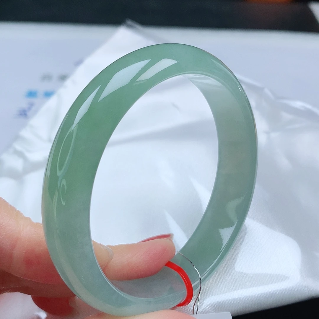 翡翠手镯未镶嵌59圈