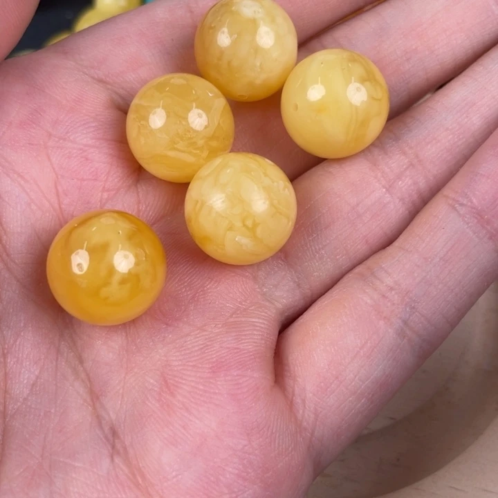 琥珀裸石未镶嵌天然71