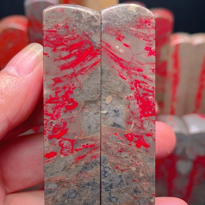 昌化鸡血石昌化鸡血石质地优良