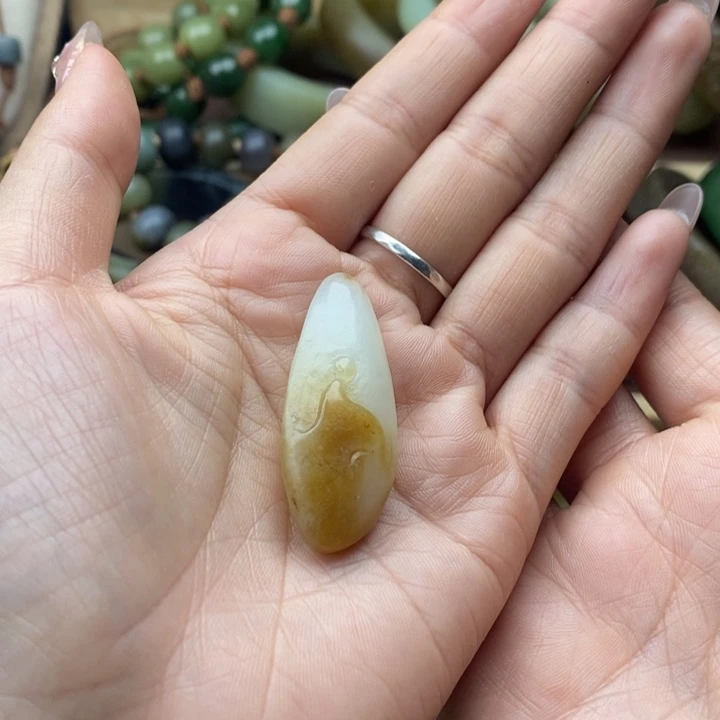 和田玉（糖玉）未镶嵌颈饰