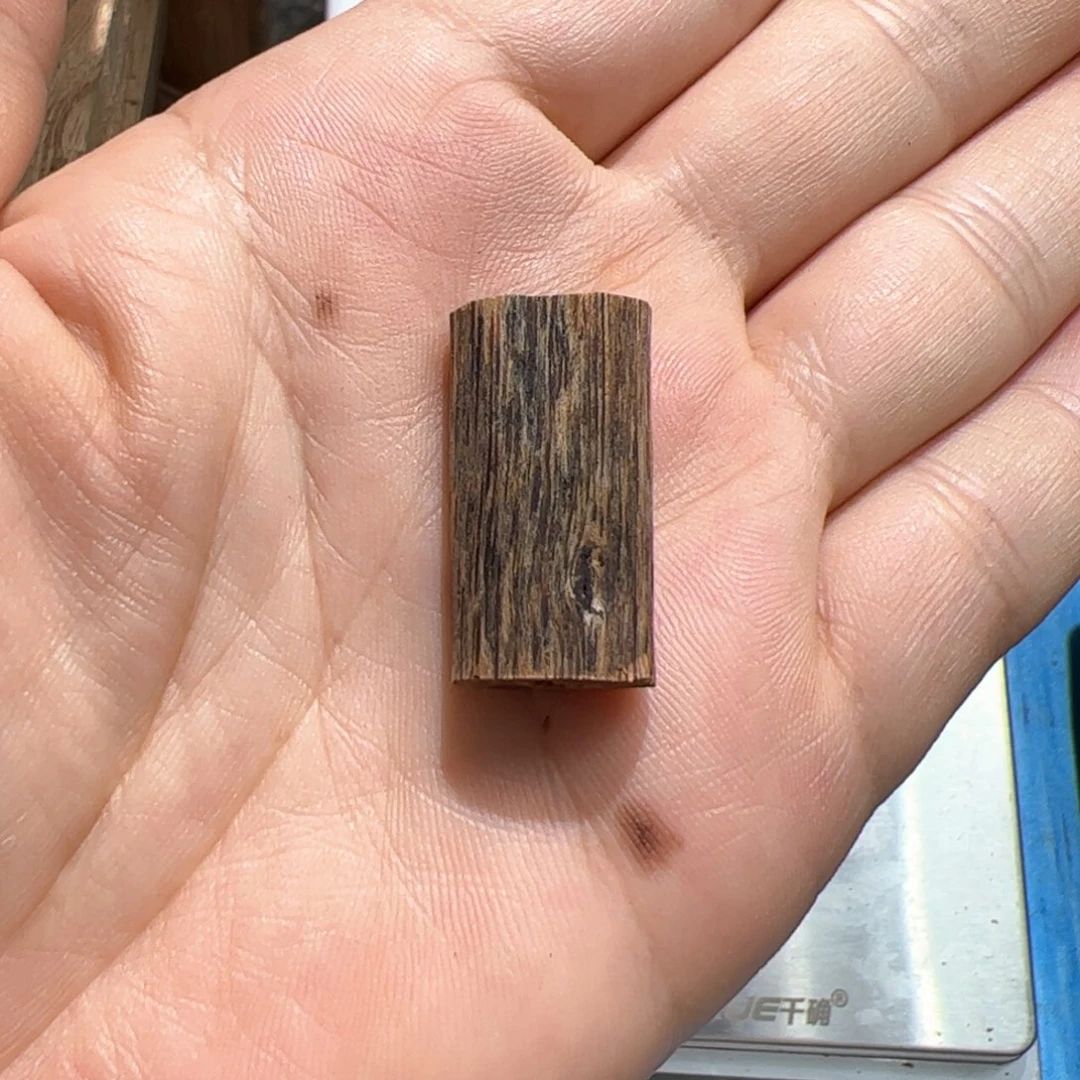 沉香碎屑沉香白棋素牌手机挂