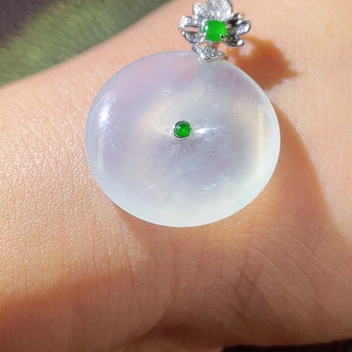 翡翠18K金镶嵌颈饰翡翠