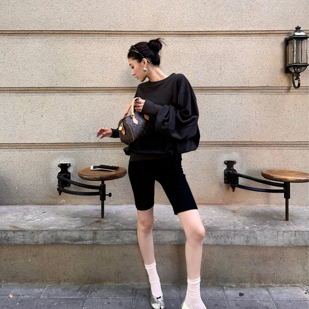 简约设计感宽松圆领T恤女2025年新款百搭慵懒风长袖上衣显瘦短裤