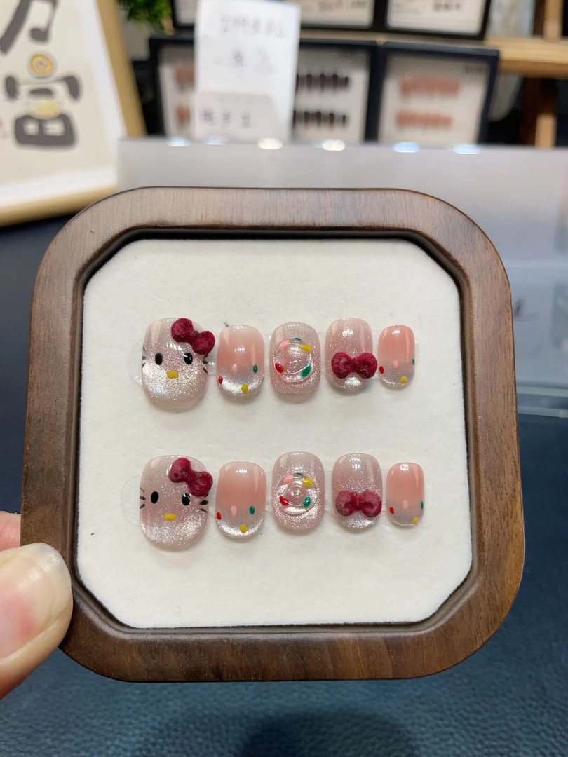 上新【KT猫】纯手工穿戴甲猫眼短甲气质款美甲十片装