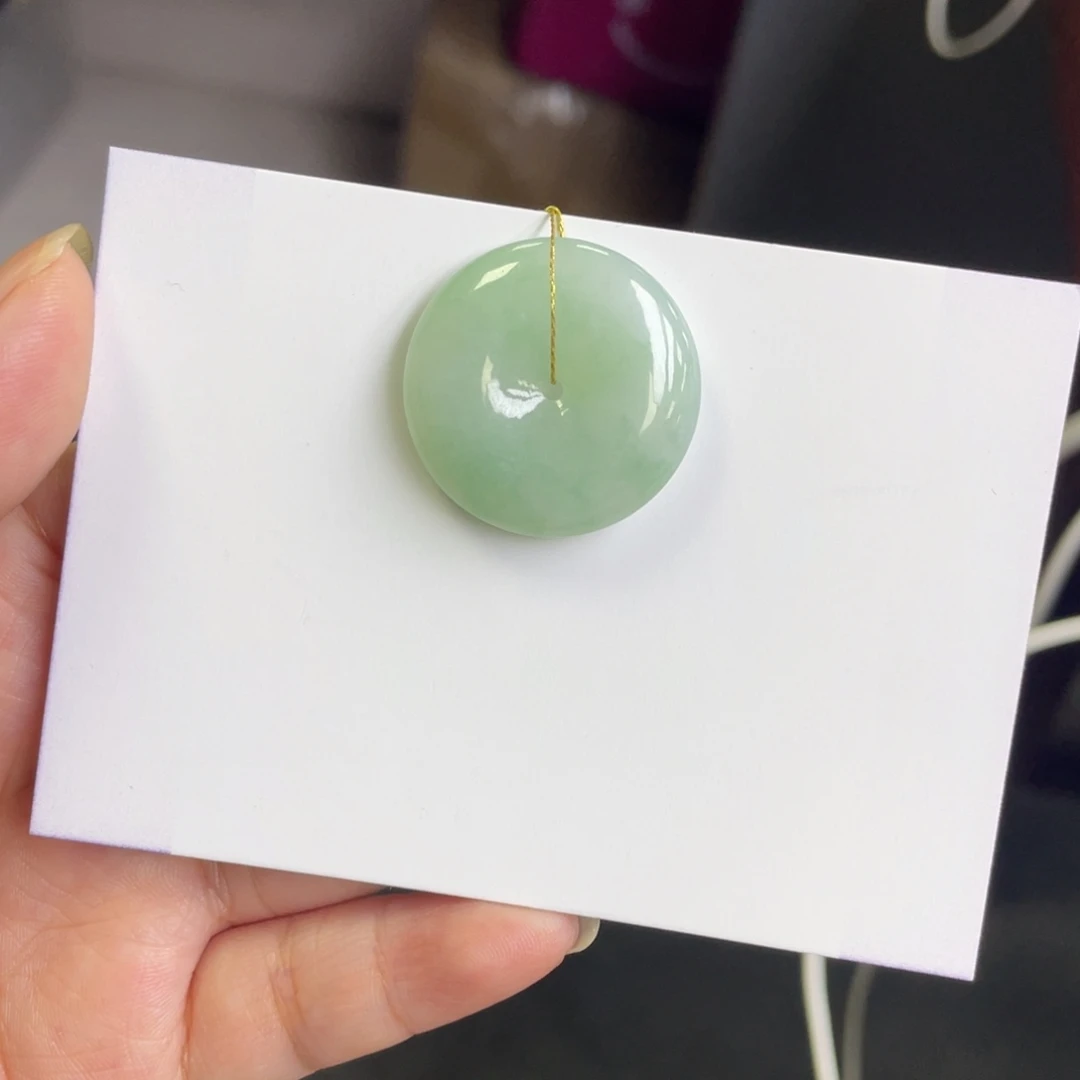 翡翠未镶嵌颈饰平安扣