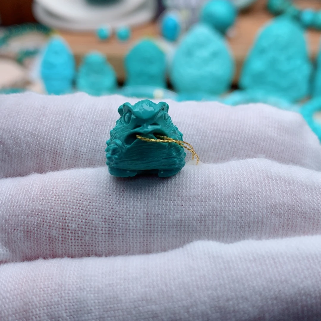 绿松石颈饰未镶嵌