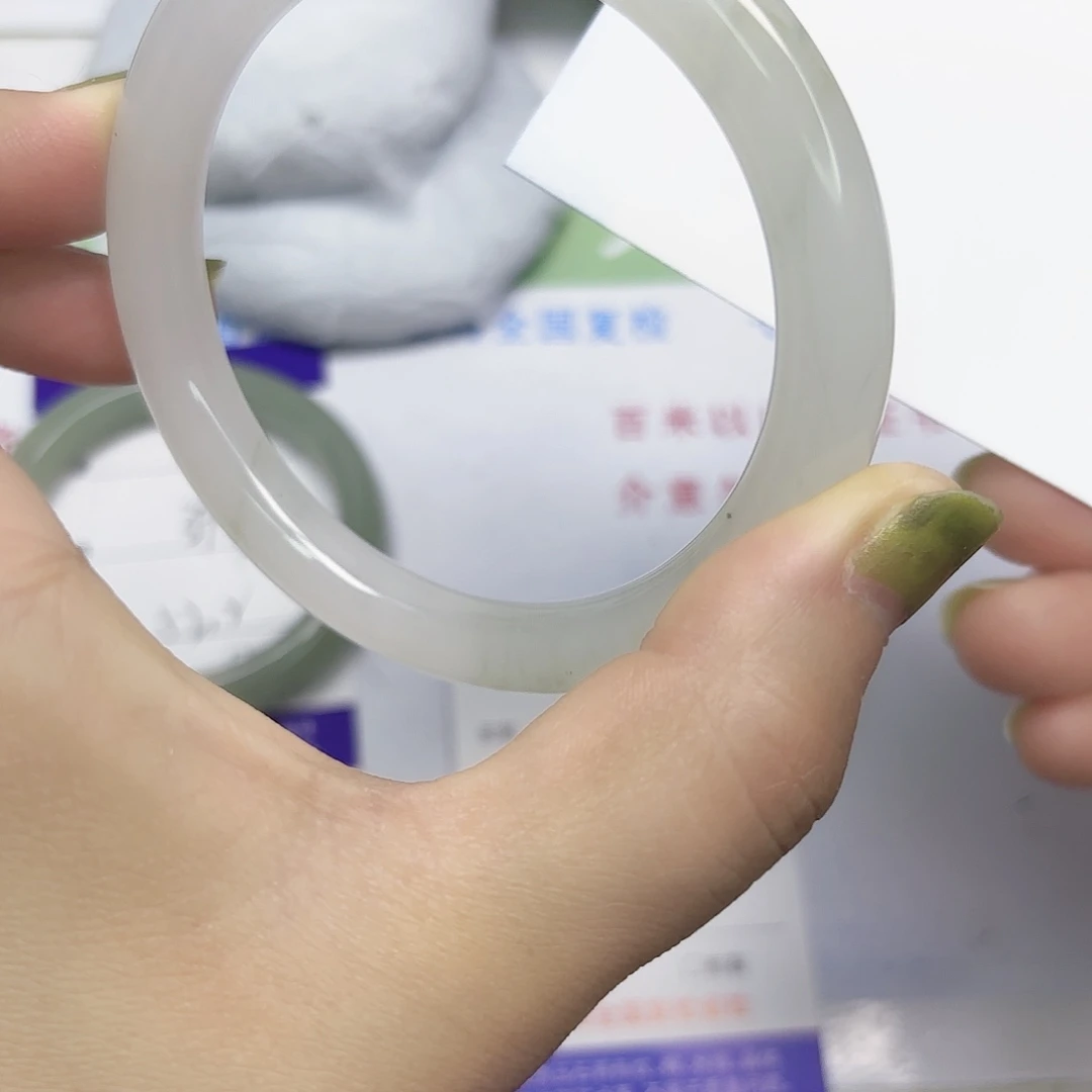 石英质玉未镶嵌手镯7/6061