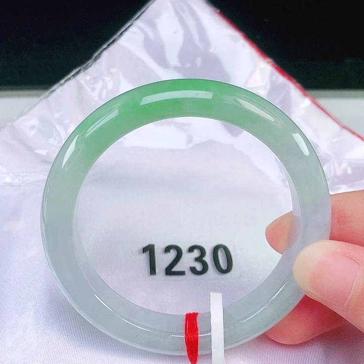 翡翠未镶嵌手镯翡翠手镯