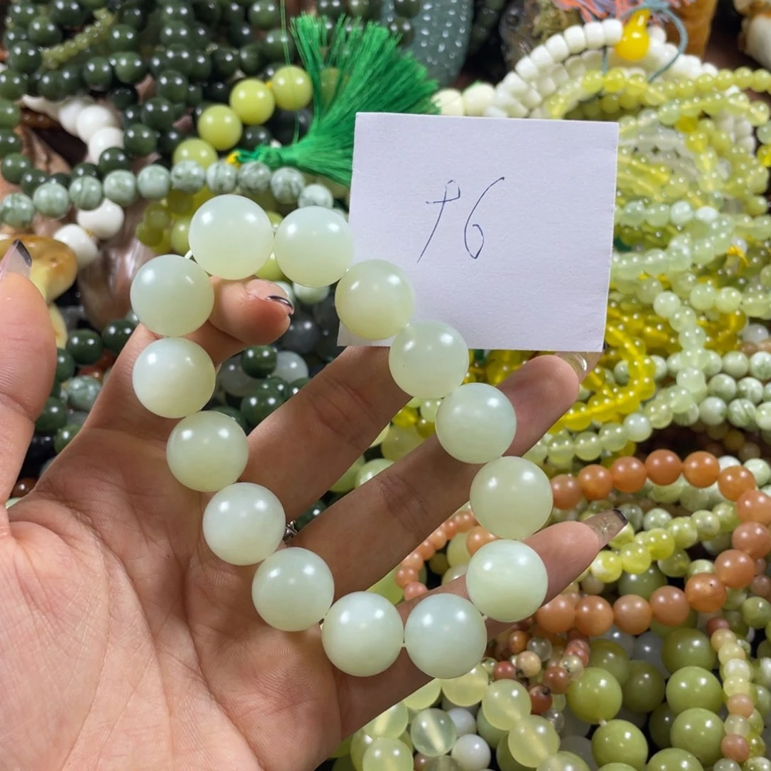 温***暖未镶嵌蛇纹石玉手串