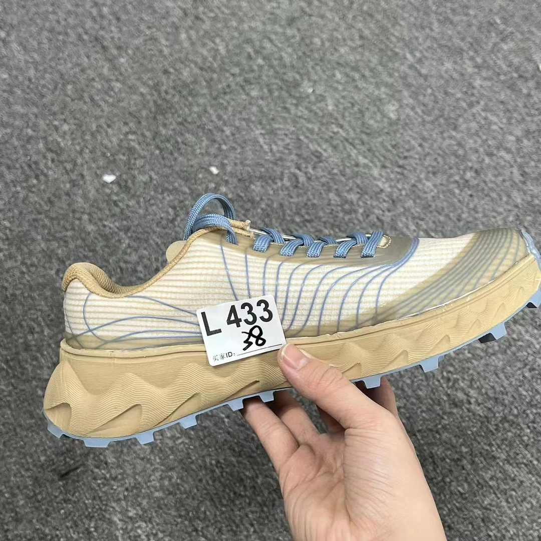 3号上新款男女高端户外休闲鞋 L433