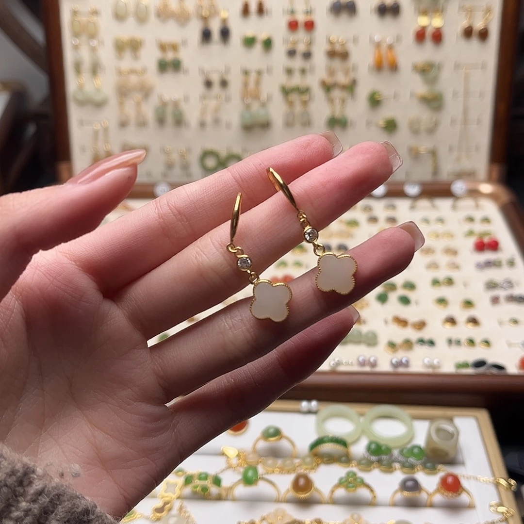 月***星和田玉（糖玉）银S925镀金镶嵌手链