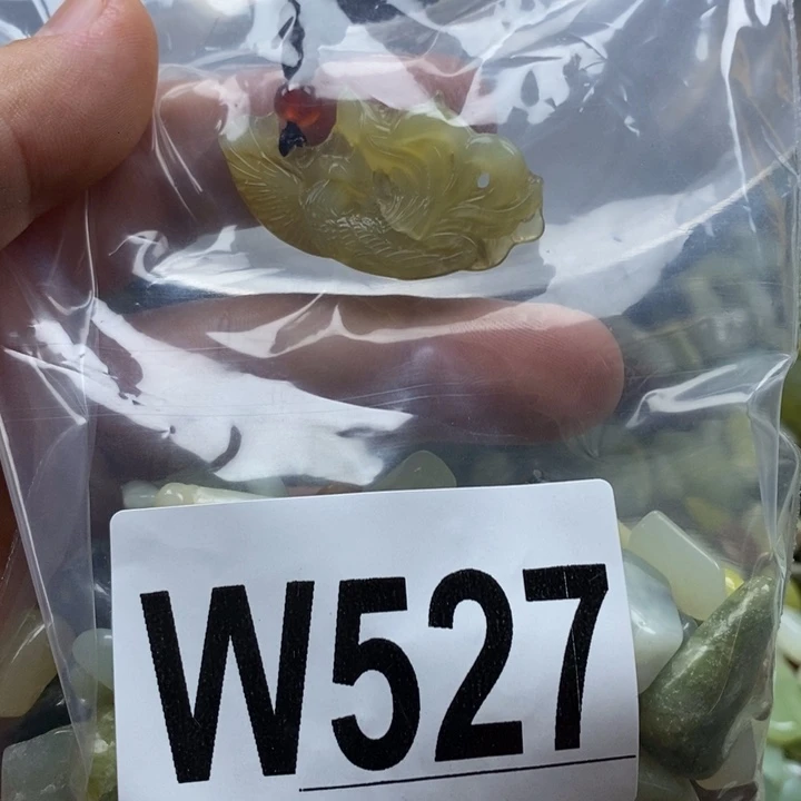 蛇纹石玉未镶嵌珠宝奇石