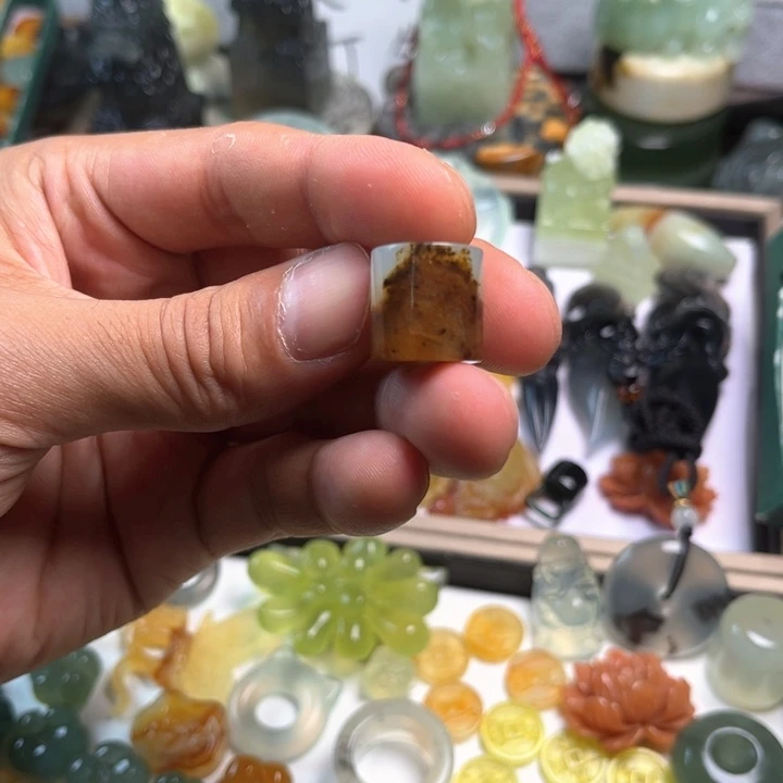 蛇纹石玉未镶嵌挂件