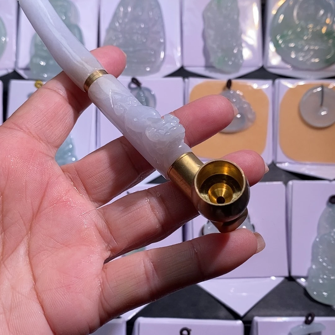 翡翠未镶嵌颈饰烟斗