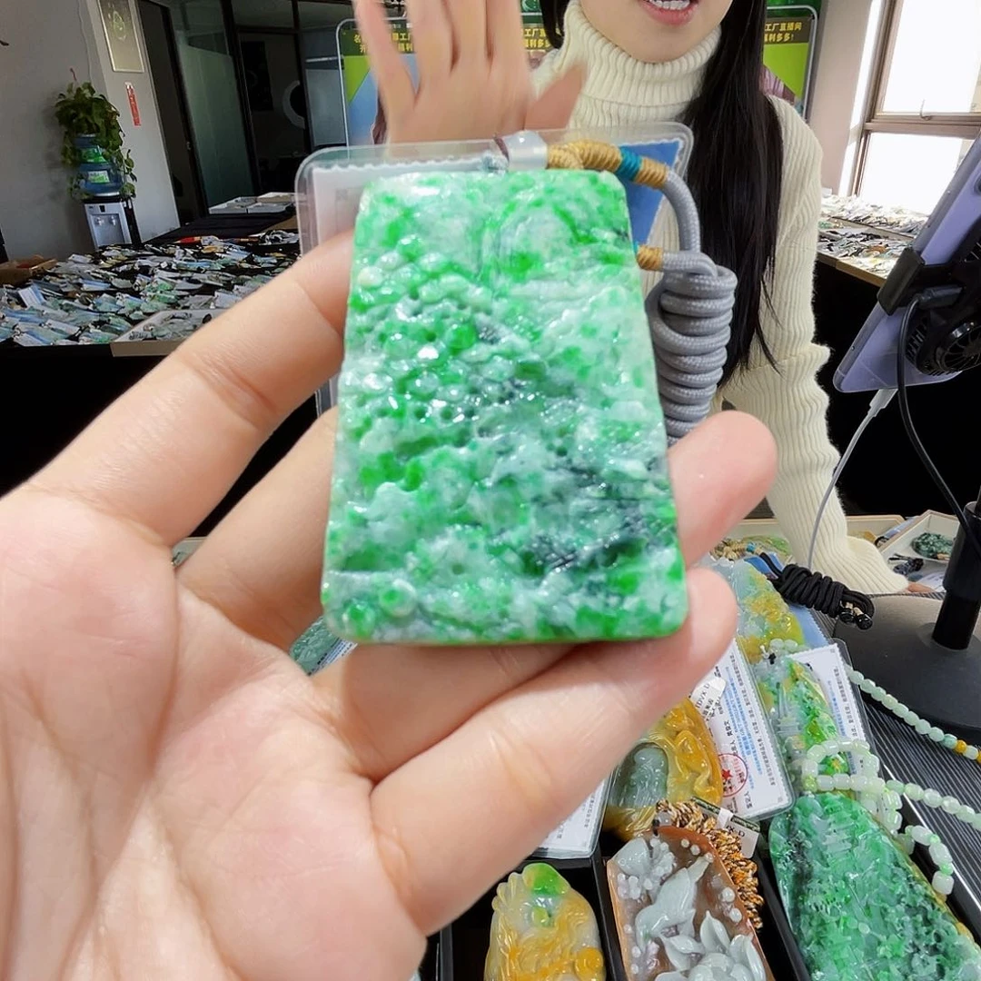 颈饰未镶嵌翡翠一