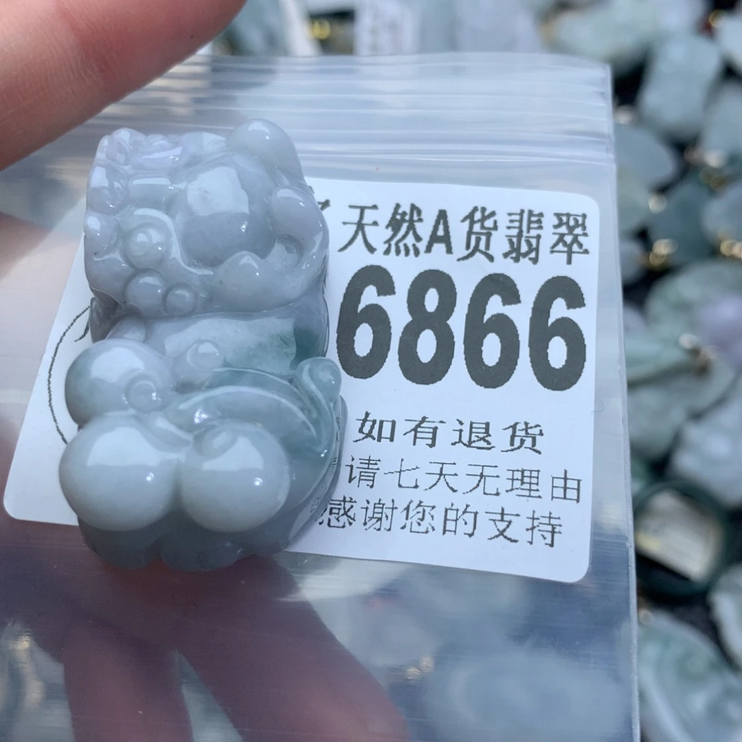翡翠颈饰未镶嵌6866。