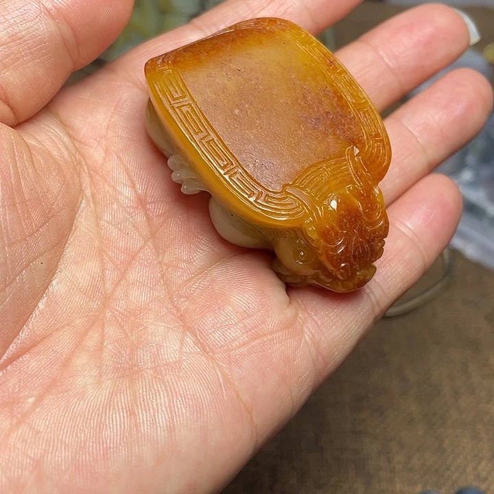 和田玉未镶嵌把件